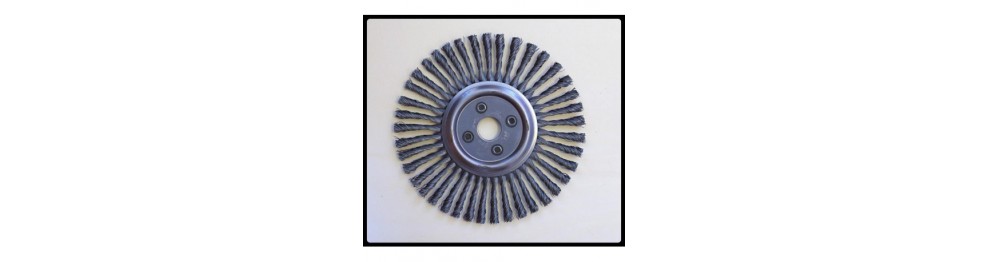 Narrow radial twisted-wire brushes
